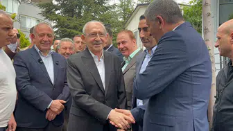 Kılıçdaroğlu bayramlaşma töreninde partililerle bir araya geldi