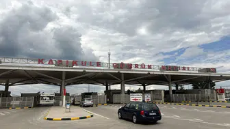 Sınır kapısında saatler süren beklemeye son verecek uyarı