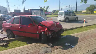 Bursa yolunda zincirleme kaza 1 ölü 4 yaralı