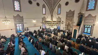 Karapınar halkı bayram sabahı Sultan Selim Camii'nde buluştu