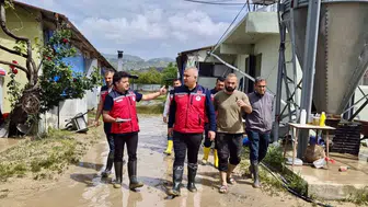 Hataylı çiftçinin tarlası sular altında kaldı