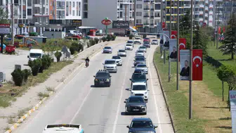 Tatilcilerin dönüş yolunda Afyonkarahisar trafiği kilitlendi
