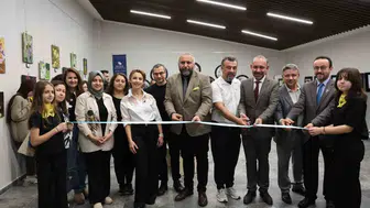 Öğrenciler fırçalarıyla yaban arılarının doğadaki gizli görevini çizdi