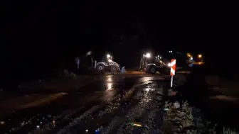 Tunceli’de sağanak yağış trafiği kesti