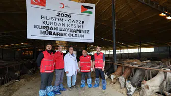 Kızılay kurban kesimlerini üç kıtada başlattı