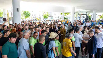 Mezitli Belediye Başkanı personeliyle bayram mesaisine başladı