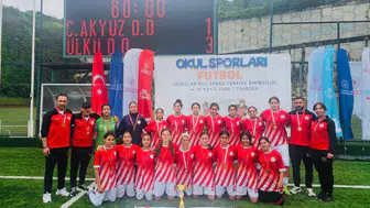 İzmirli öğrenciler futbolda Türkiye zirvesine yerleşti