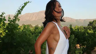 Maya Jama tatil pozlarıyla sosyal medyayı hareketlendirdi