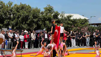 Yalova 19 Mayıs coşkusunu meydanlarda yaşadı
