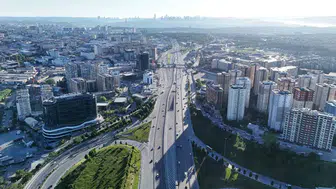 İstanbul trafiği bayram sabahı sessizliğe büründü