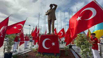 Marmaris 19 Mayıs kutlamalarına çelenk töreniyle start verdi