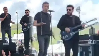 Haluk Levent konser sırasında rahatsızlandı! "Yaklaşık 10 dakikadır