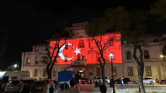 İstanbul fetih yıl dönümünü ışık gösterileriyle kutladı