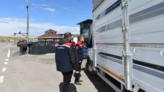 Bayburt yollarında Kurban Bayramı için hayvan denetimi mesaisi başladı
