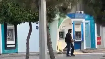 Adana'da öfkesini ATM'den çıkardı
