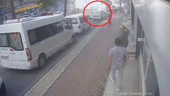 Bursa'da kontrolden çıkan araç altı otomobili birbirine kattı