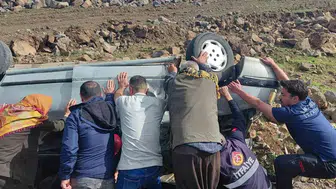 Siverek yolunda direksiyon hakimiyetini kaybeden sürücü şarampole uçtu