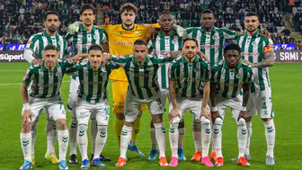İlhan Palut Konyaspor'u küme düşme hattından zirveye taşıdı