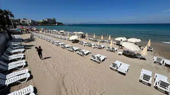 Kuşadası sahil şeridini bayram tatili için yeniledi