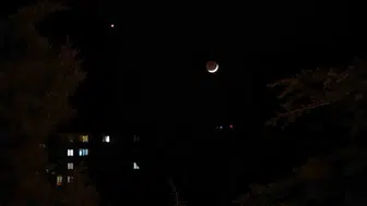 Manisa semalarında Türk bayrağını andıran gökyüzü şöleni