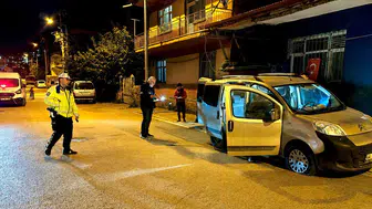 Malatya’da kağıt toplayıcısının arabasına çarpan araç küçük çocuğu yola savurdu