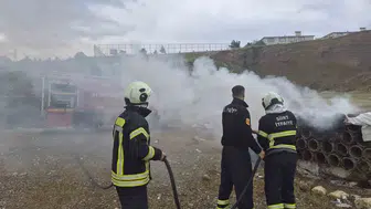 Siirt'te arı kovanları alevlere teslim oldu