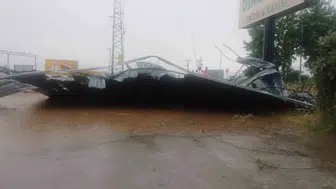 Aydın'da şiddetli fırtına hayatı felç etti
