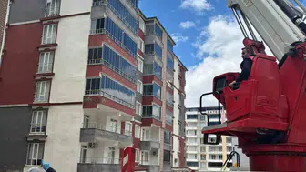 Kocaeli İtfaiyesi Adıyamanlı meslektaşlarına 40 metrelik dev aracın eğitimini verdi