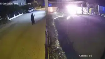 Kuşadası'nda dehşet anları Otomobili benzin döküp ateşe verdiler
