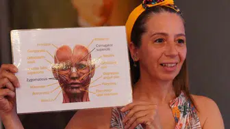 Ayvalıklı kadınlar yüz yogası ile stres attı