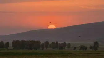 Bitlis Güroymak üzerinde gün batımı kartpostallık manzaralar oluşturdu