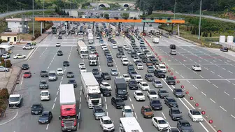 Dokuz günlük bayram yolculuğu Bursa gişelerinde trafiği kilitledi