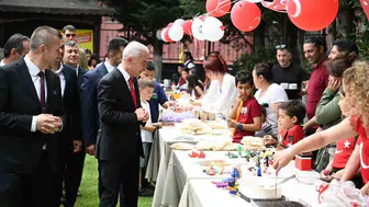 Lüleburgaz’da kitaplar ağaçlara taşındı