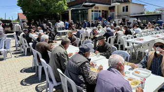 Çanakkale Ahlatlıburun köyünde binlerce kişi sofrada buluştu