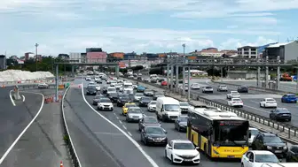 İstanbul yolunda bayram dönüşü çilesi başladı