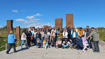 Ahlat’ın bin yıllık sessiz tanıkları bayramda misafirlerini ağırlıyor