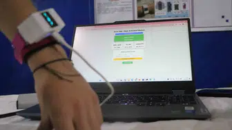 Liseli gençlerden Alzheimer hastaları için hayat kurtaran akıllı saat