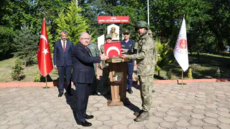 Bakan Güler bayram sabahı hudut hattına gitti