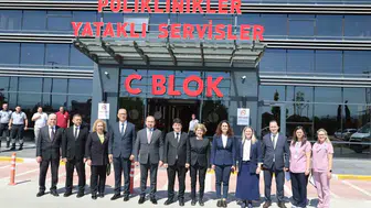 Şenkul bayram mesaisindeki sağlıkçıları ve hastaları yalnız bırakmadı
