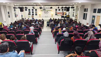 Minik öğrencilerden duygusal yılsonu gösterisi