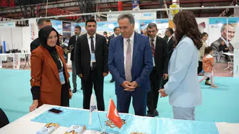 Malatya’da öğrenciler ve sektör temsilcileri kariyer fuarında buluştu