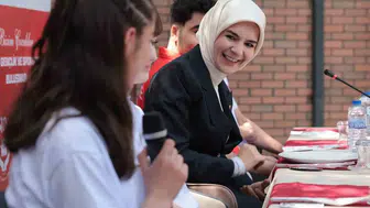 Bakan Göktaş gençlerle Milli Botanik Bahçesi'nde bir araya geldi