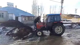 Ağrı'da eriyen karlar köyü su altında bıraktı