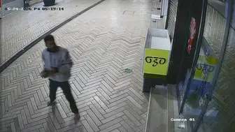 İzmit'te gece yarısı dükkan camlarını taşlayan şüpheli yakalandı