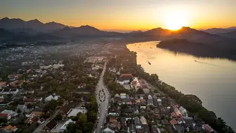 Laos mağarasında sekiz gün süren ölüm kalım savaşı bitti