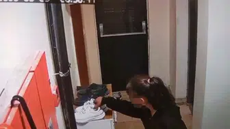 Eskişehirde apartman koridoruna giren hırsızlar bayramlıkları böyle götürdü