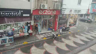Keşan'da aniden bastıran sağanak hayatı felç etti