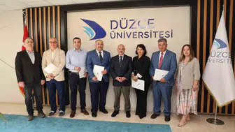Düzce Üniversitesi idari personeline performans ödülü