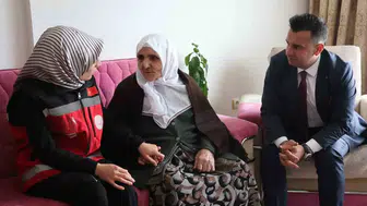 94 yaşındaki şehit annesine bayram ziyareti