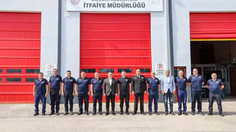 Bilecik Valisi bayram mesaisindeki itfaiyecileri unutmadı